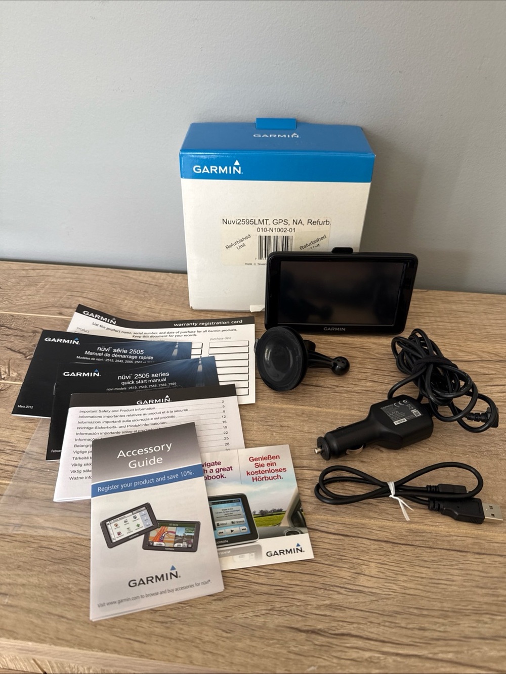 Garmin NUVI 2595LMT 5" Portable GPS Navigator Bluetooth Lifetime Maps WORKS FLAW